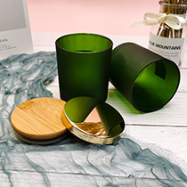Factory Direct Sales Glass Candle Cup Electroplated Transparent Christmas Gift Aromatherapy Candlestick Home Decoration Glass