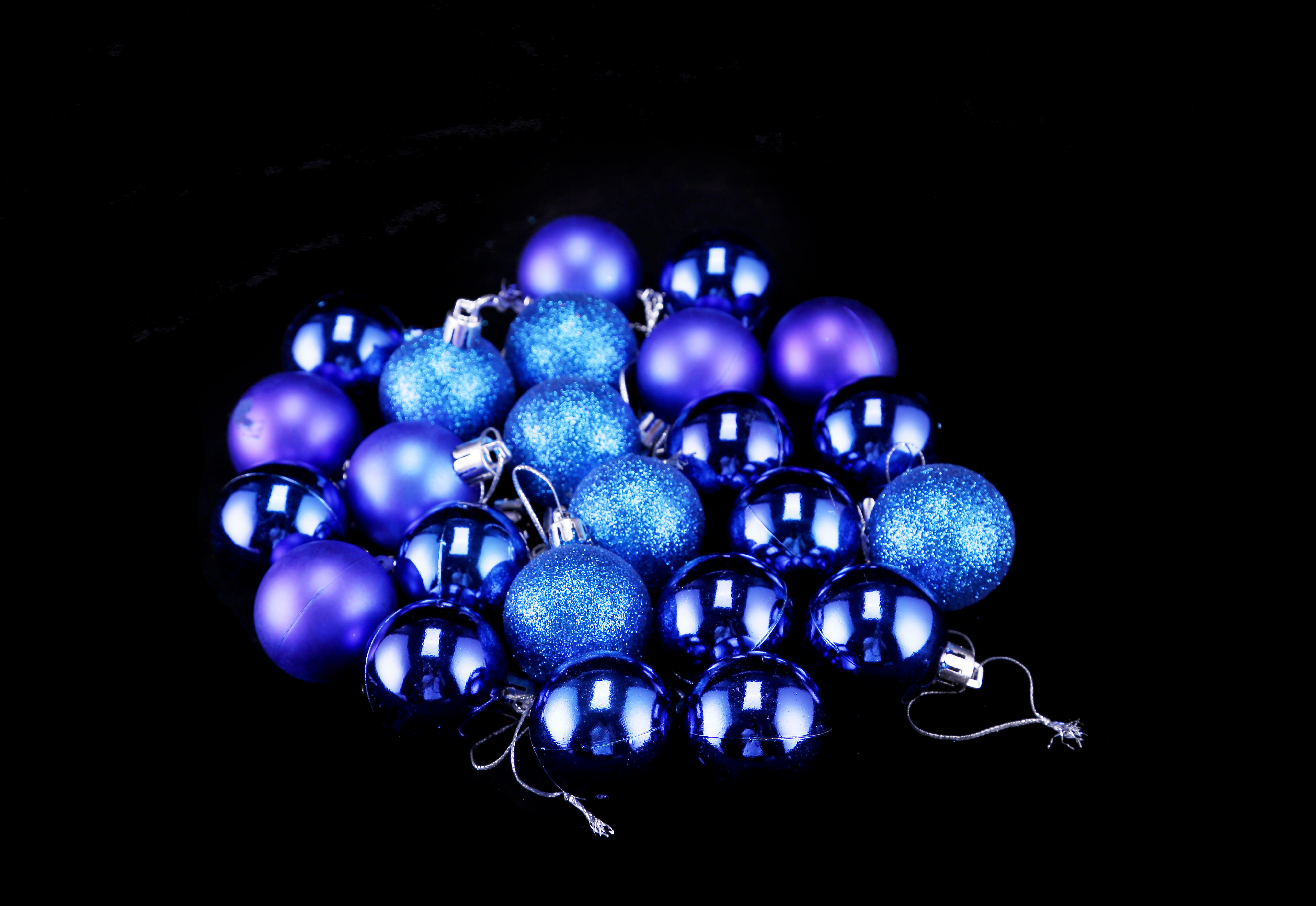 Christmas ball shopping mall condole top decorations colorful ball hang ball decoration supplies.