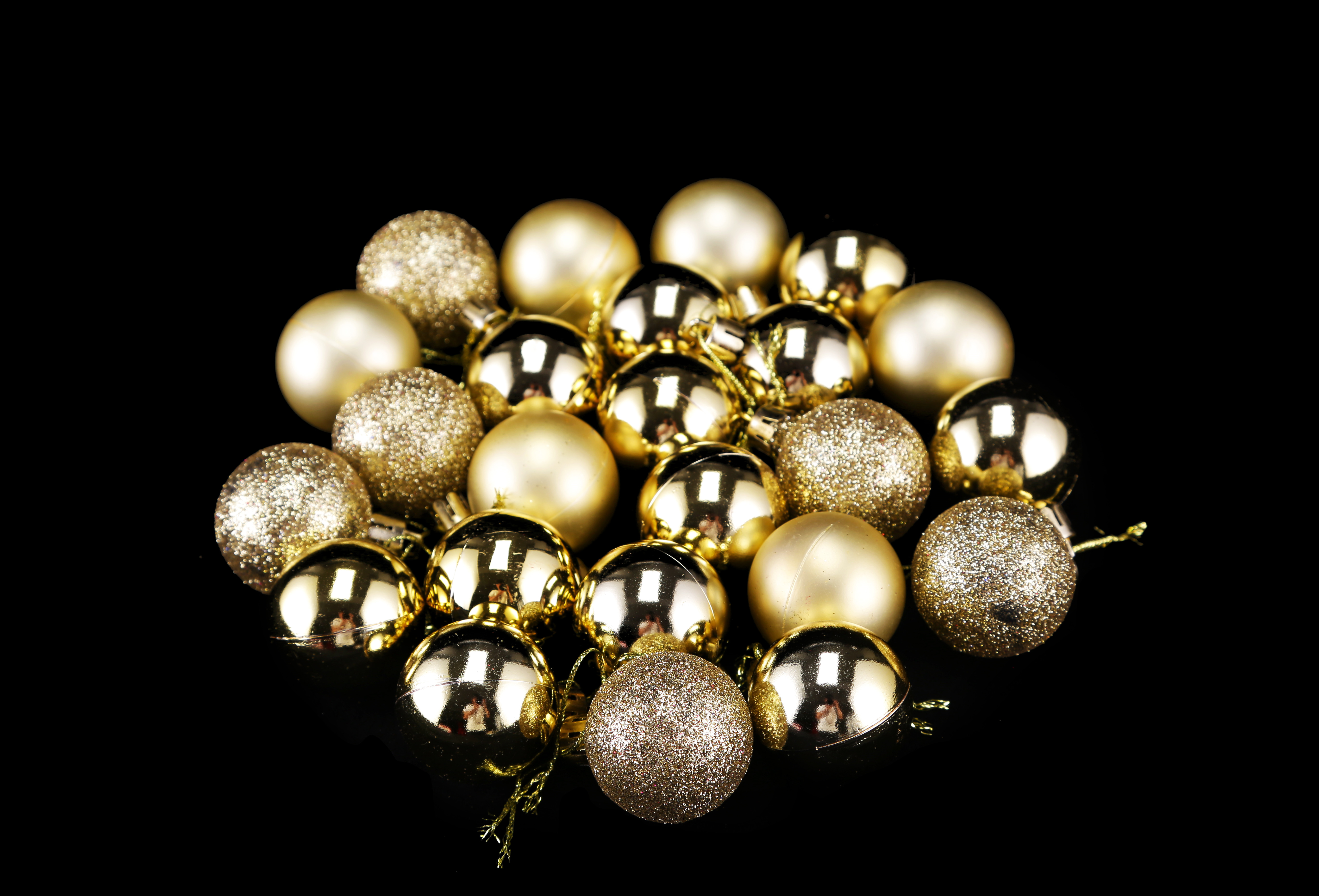 Christmas ball shopping mall condole top decorations colorful ball hang ball decoration supplies. Christmas ball shopping mall condole top decorations colorful ball hang ball decoration supplies.