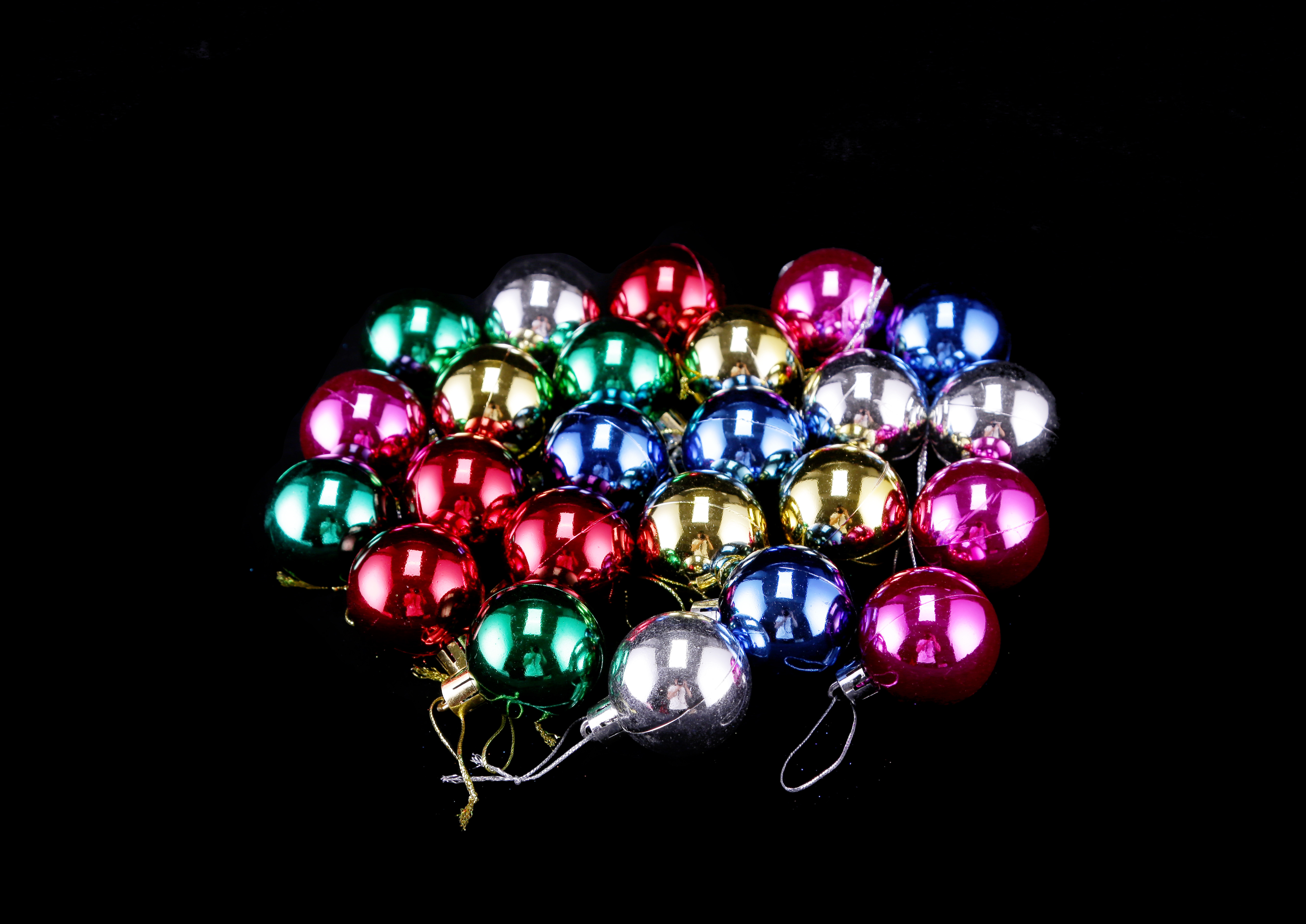 Christmas ball shopping mall condole top decorations colorful ball hang ball decoration supplies. Christmas ball shopping mall condole top decorations colorful ball hang ball decoration supplies.
