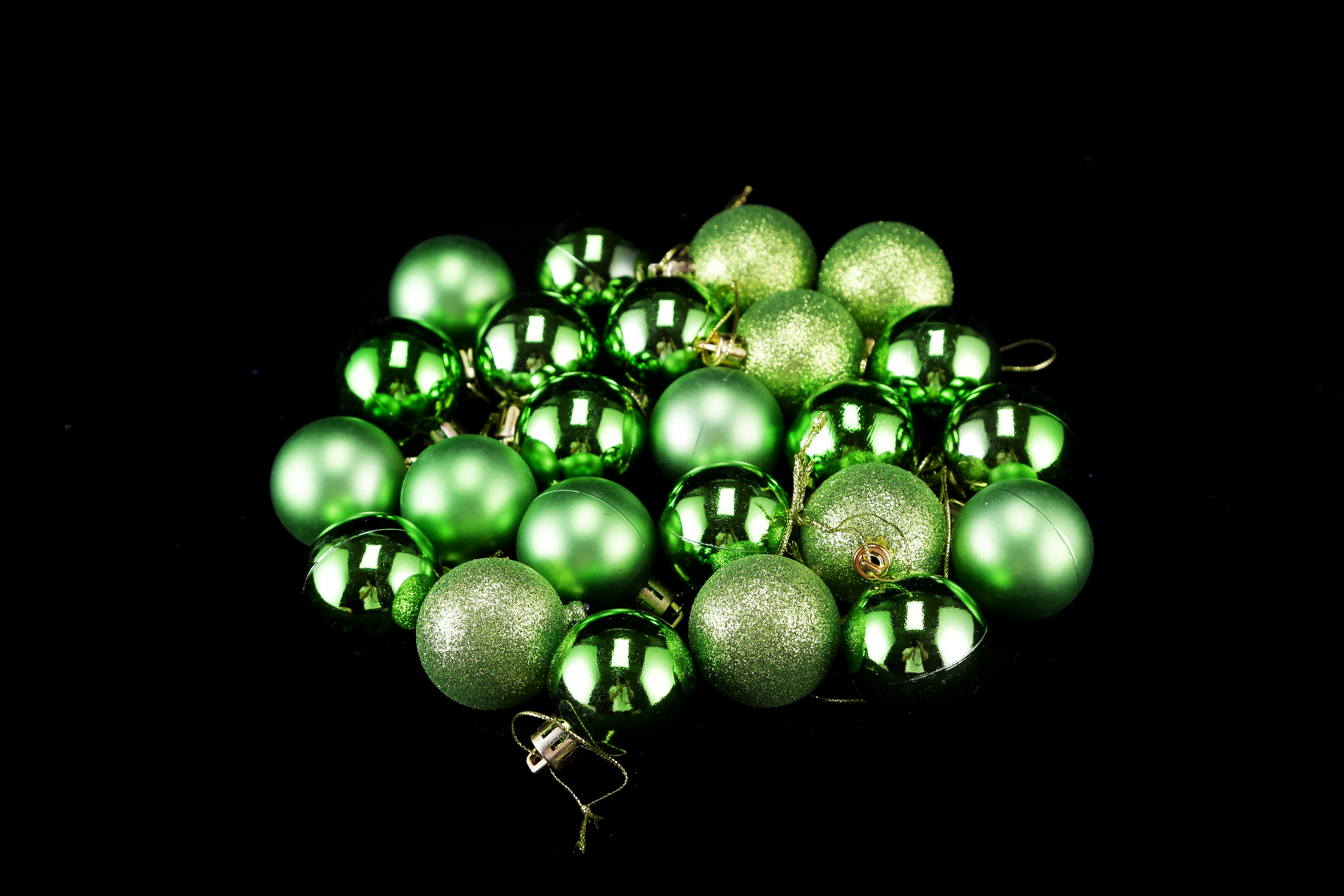 Christmas ball shopping mall condole top decorations colorful ball hang ball decoration supplies. Christmas ball shopping mall condole top decorations colorful ball hang ball decoration supplies.