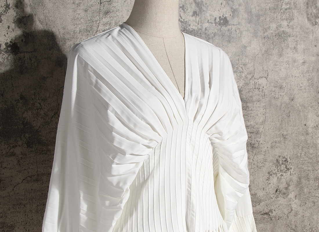 2020 New pleated waist V-neck printed shirt Ins style design sense trumpet sleeves Long sleeves Slimming Blouse Women 2020 New pleated waist V-neck printed shirt Ins style design sense trumpet sleeves Long sleeves Slimming Blouse Women