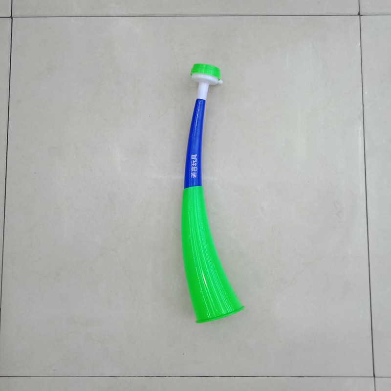 Plastic two-section whistle horn horn horn bend football booster cover 40CM59g