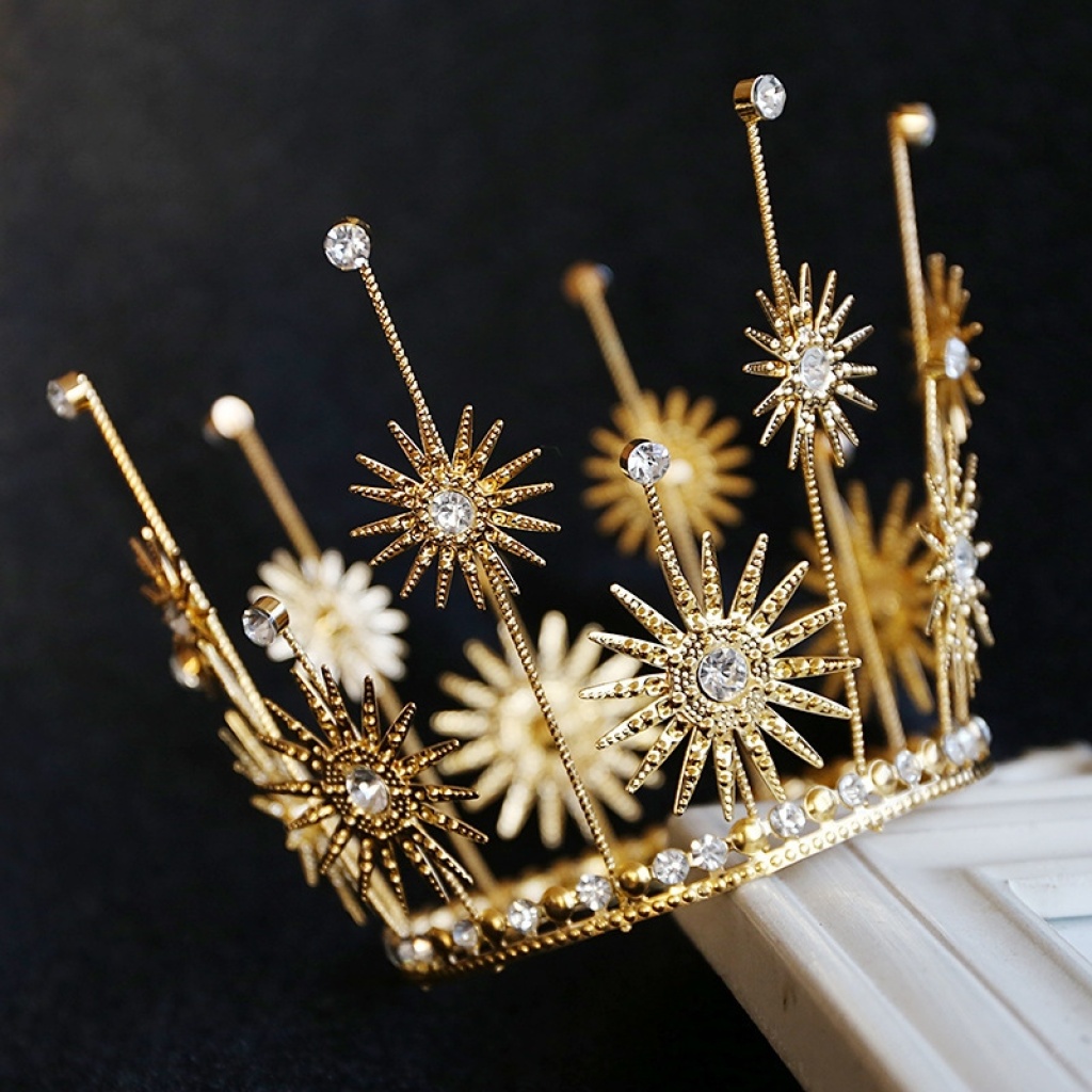 Birthday Cake Decoration Baking Crown SUNFLOWER Wrought Iron Rhinestone Decoration round Headdress Queen Crown Bridal Ornament Birthday Cake Decoration Baking Crown SUNFLOWER Wrought Iron Rhinestone Decoration round Headdress Queen Crown Bridal Ornament