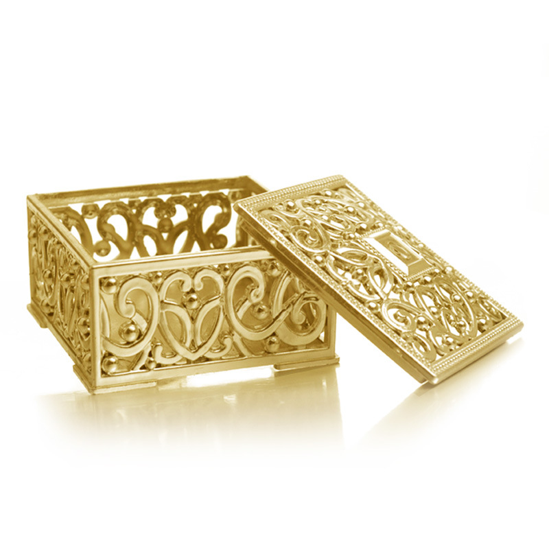 European wedding supplies gold hollow out creative plastic wedding candy box wedding hand gift box sugar box