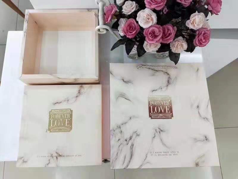 Manufacturers direct beautiful packaging box gift box gift bag spot color cardboard box new packaging box candy box