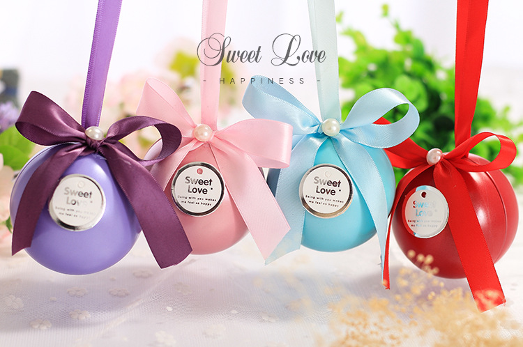 The new candy box creative heart of the marriage married romantic Korean gift box tinplate candy box The new candy box creative heart of the marriage married romantic Korean gift box tinplate candy box