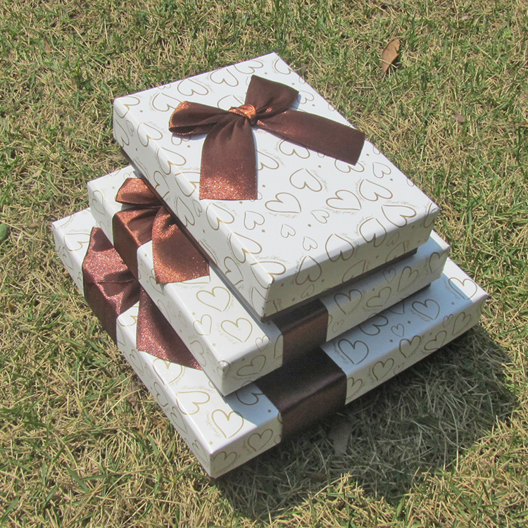 2016 new style love decorative pattern 6 boxes of white chocolate box candy box bowknot gift box