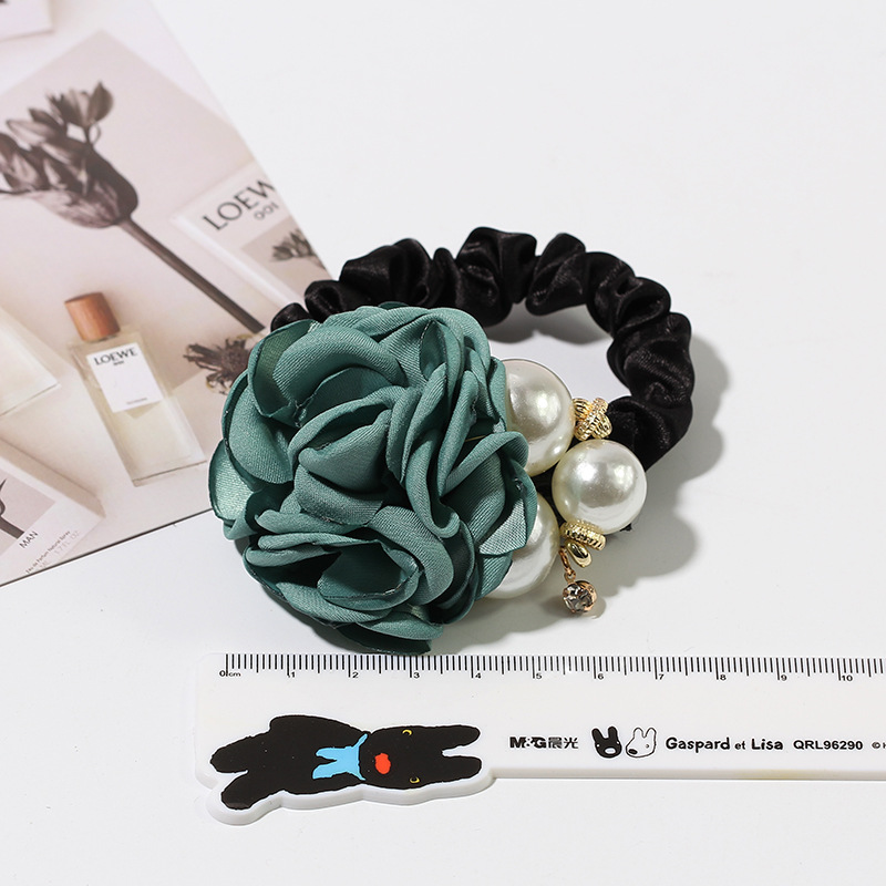 Korean version of fashion hair decoration large pearl rose flowers hair circle camellia hair rope headdress inlaid with Korean version of fashion hair decoration large pearl rose flowers hair circle camellia hair rope headdress inlaid with
