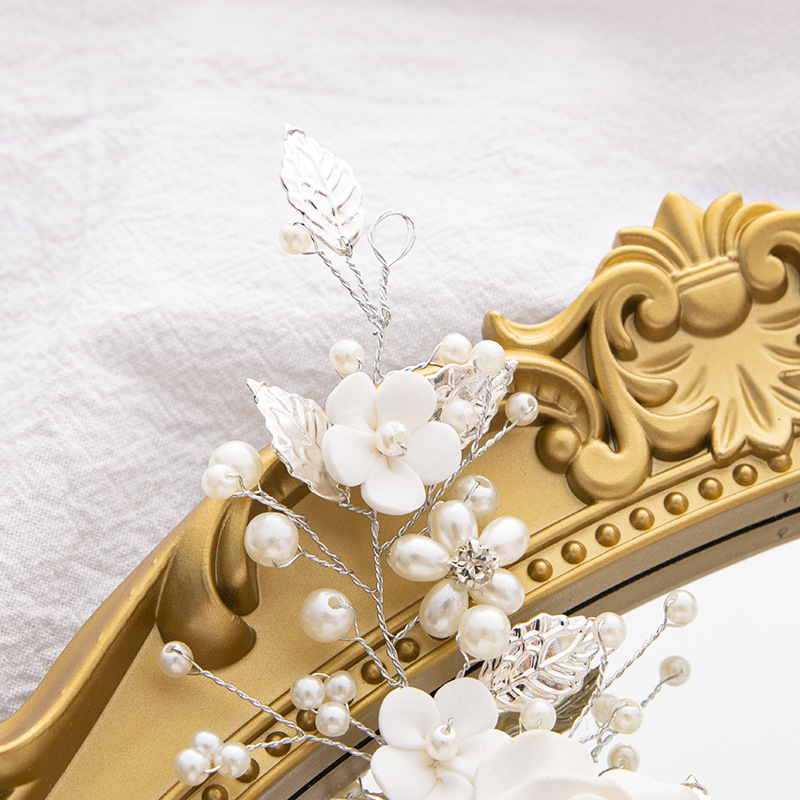 European and American Bride Headdress Flowers Wedding Hair Accessories Vine Silver Pearl Headband Bridal Hair Accessories for Women European and American Bride Headdress Flowers Wedding Hair Accessories Vine Silver Pearl Headband Bridal Hair Accessories for Women