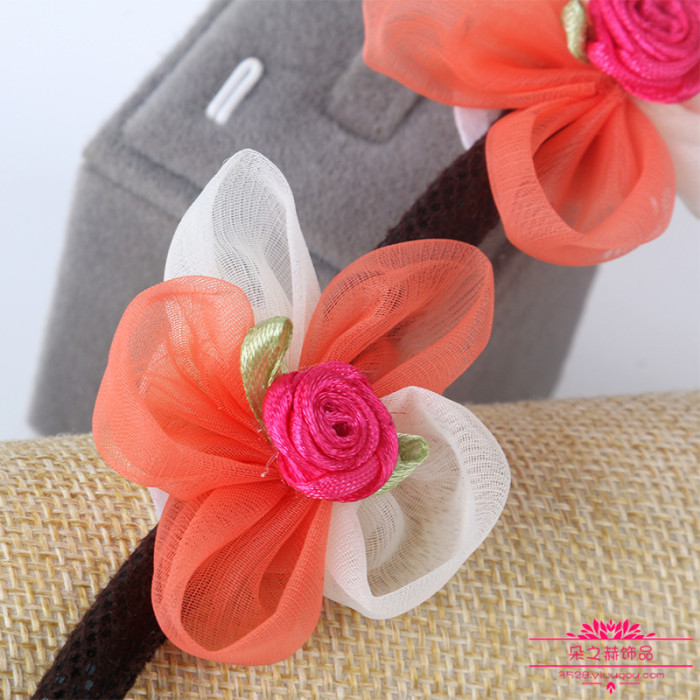 Beautiful and lovely fresh flowers blossom hair rope ring hair headdress