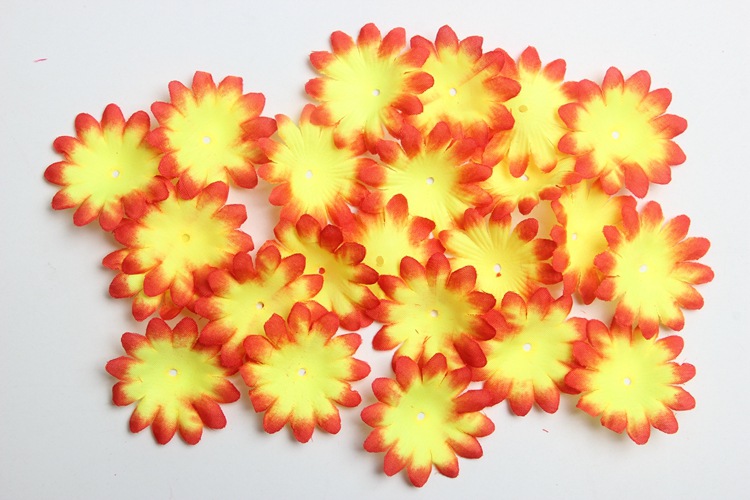 Diameter 4.0cm 13 Colors 200G/Pack Little Daisy Laminate Petals Bridal Headdress Flower Sprinkling Flowers Ornamental Flower Material