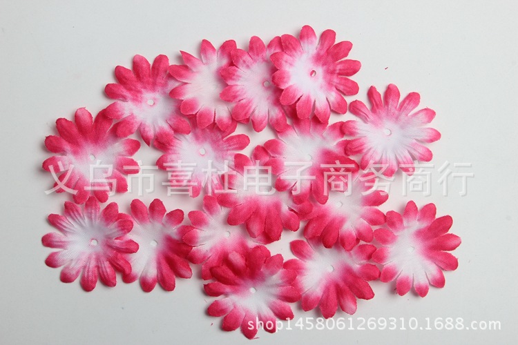 Diameter 4.0cm 13 Colors 200G/Pack Little Daisy Laminate Petals Bridal Headdress Flower Sprinkling Flowers Ornamental Flower Material Diameter 4.0cm 13 Colors 200G/Pack Little Daisy Laminate Petals Bridal Headdress Flower Sprinkling Flowers Ornamental Flower Material