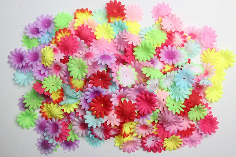 Diameter 4.0cm 13 Colors 200G/Pack Little Daisy Laminate Petals Bridal Headdress Flower Sprinkling Flowers Ornamental Flower Material Diameter 4.0cm 13 Colors 200G/Pack Little Daisy Laminate Petals Bridal Headdress Flower Sprinkling Flowers Ornamental Flower Material