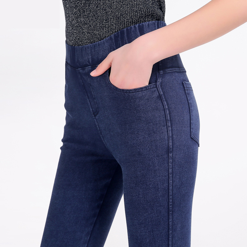 Manufacturer&#039;s direct selling of The Spring 2020 New women&#039;s wear is 300 jin of large size jeans with high bouncy little feet and a pair of pencil trousers