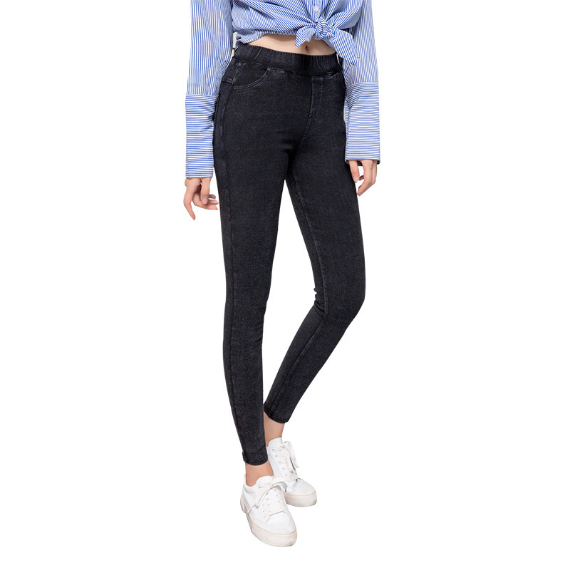 Manufacturer&#039;s direct selling of The Spring 2020 New women&#039;s wear is 300 jin of large size jeans with high bouncy little feet and a pair of pencil trousers