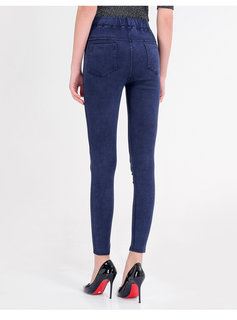 Manufacturer's direct selling of The Spring 2020 New women's wear is 300 jin of large size jeans with high bouncy little feet and a pair of pencil trousers Manufacturer's direct selling of The Spring 2020 New women's wear is 300 jin of large size jeans with high bouncy little feet and a pair of pencil trousers