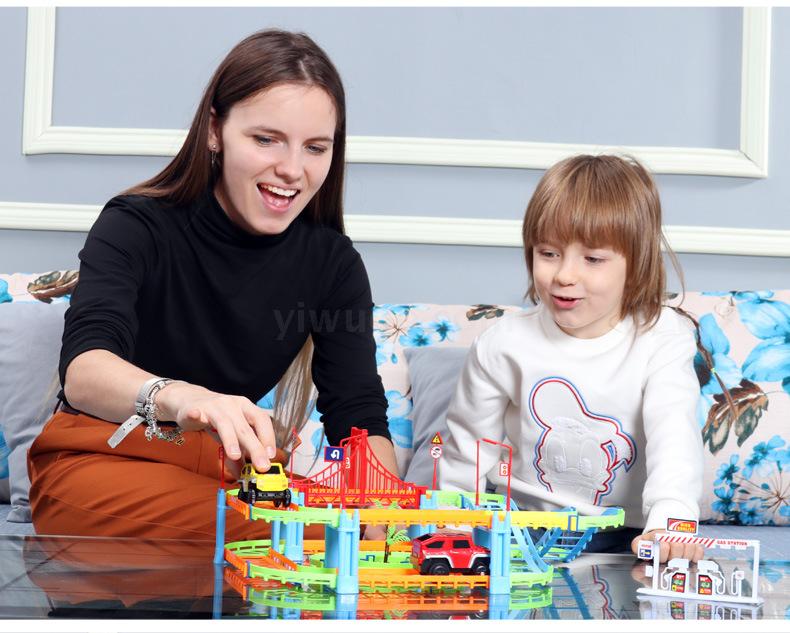 Cross-border e-commerce tik Yin toy rail car electric high-speed track small train car diy educational children