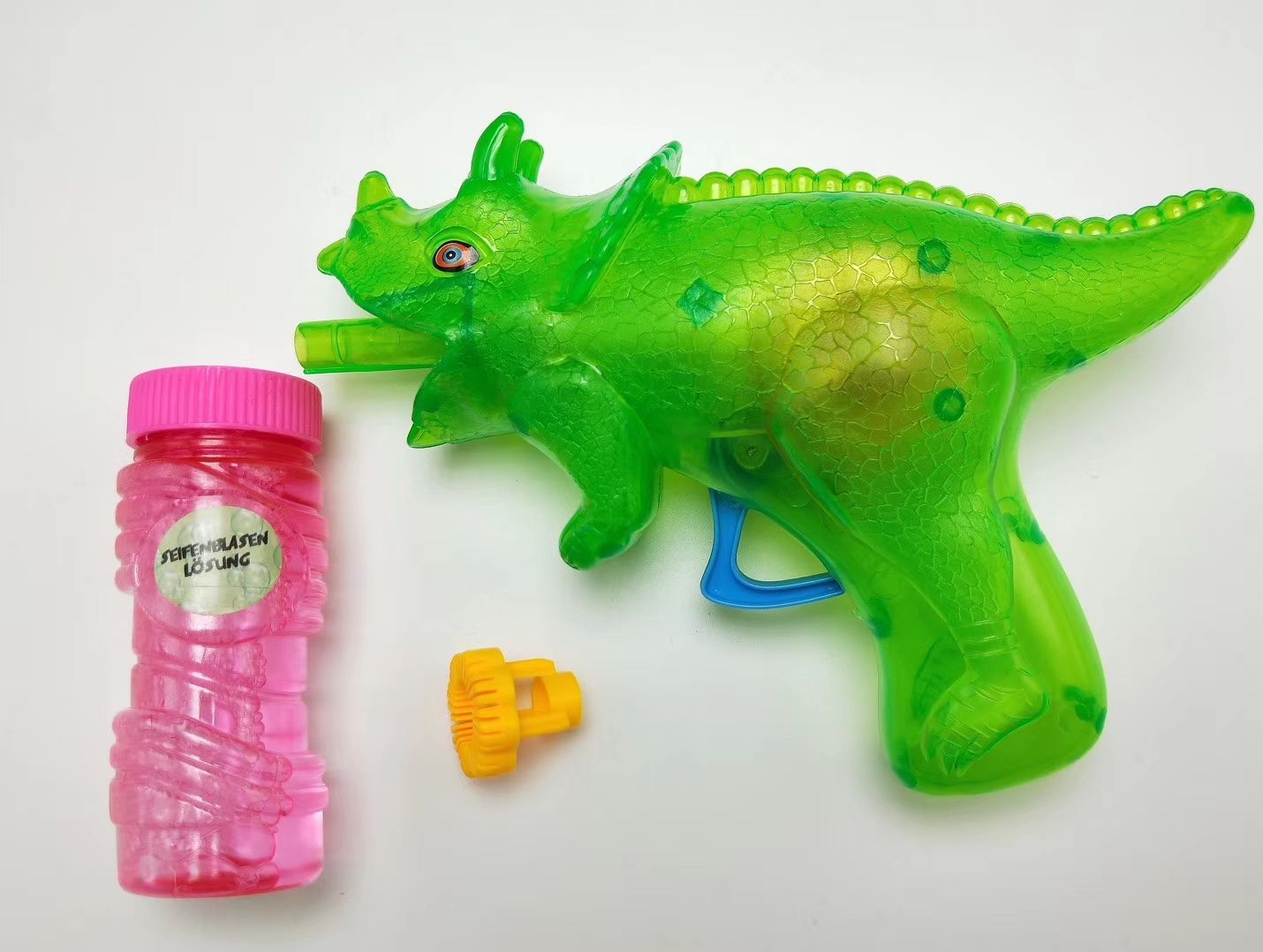 The dinosaur bubble gun is selling like hot cakes The dinosaur bubble gun is selling like hot cakes