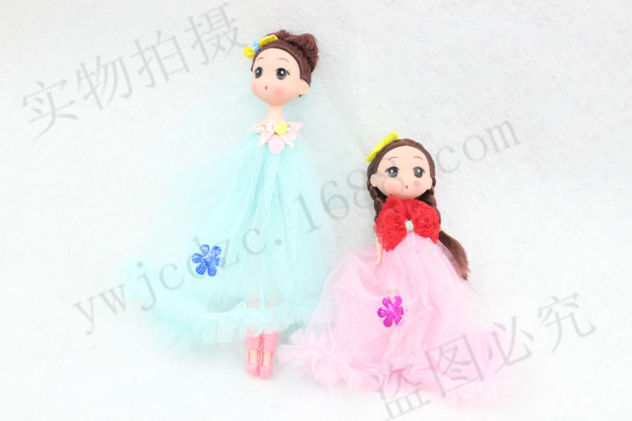 Selling six one children 's day gift toys wholesale Barbie doll key pendant car ornaments dolls Selling six one children 's day gift toys wholesale Barbie doll key pendant car ornaments dolls
