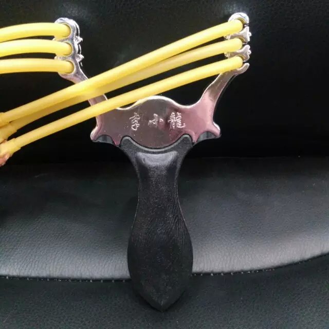 Bruce Lee vacuum bead slingshot 3 shares pearl wholesale Yiwu slingshot slingshot slingshot wholesale and retail