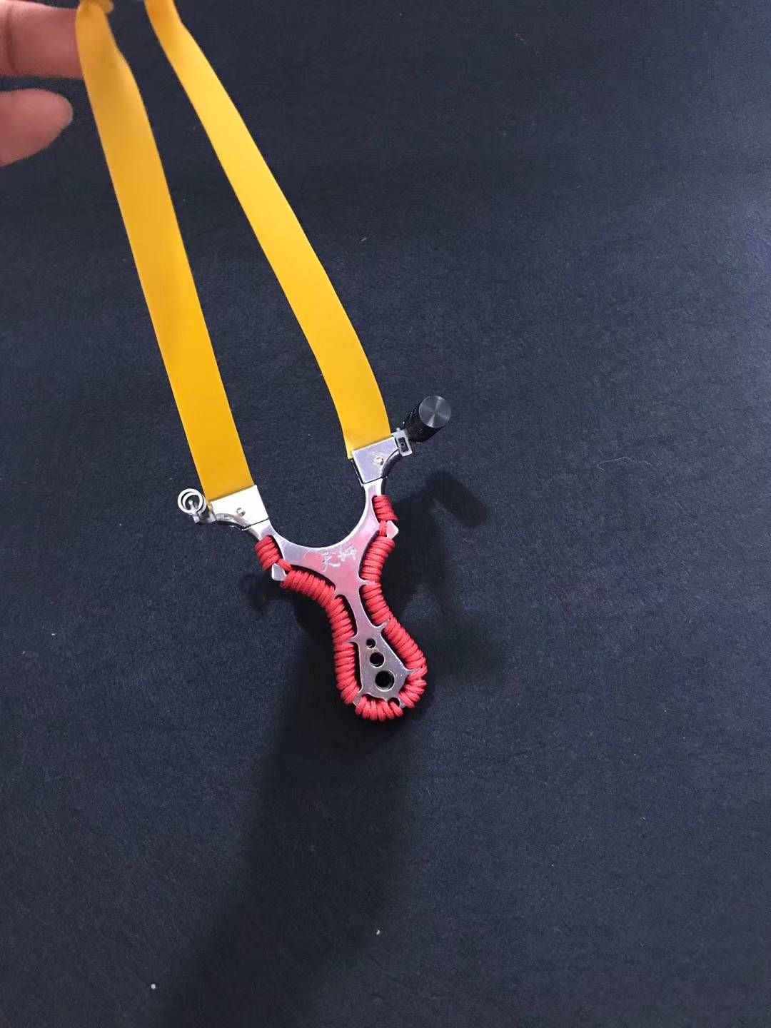 New tianshi feel wang flat skin slingshot accurate light aiming fast pressure reflex slingshot
