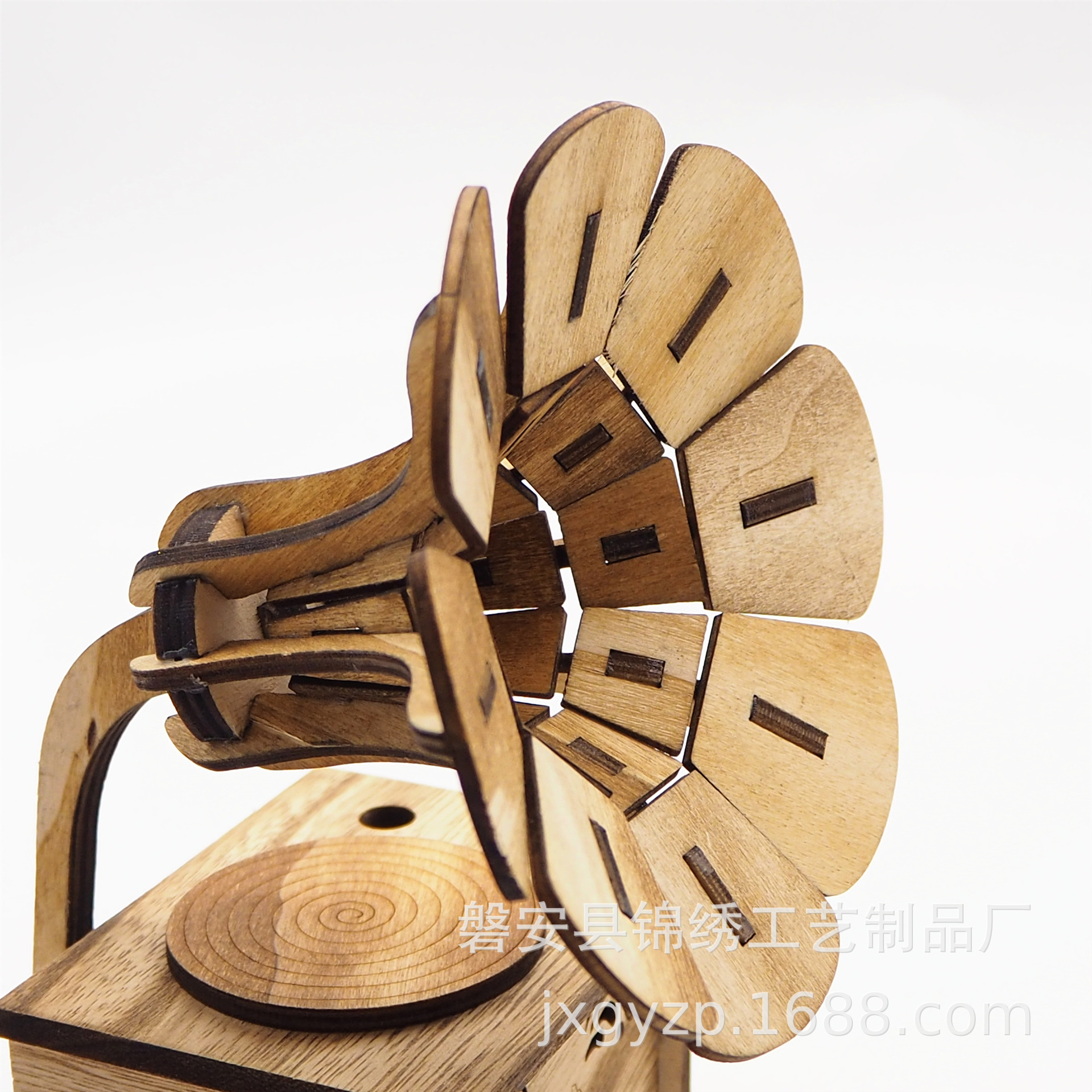 Factory Direct Sales Wooden Music Box Wooden Phonograph Decoration Vintage Music Box Crafts Decoration Wholesale
