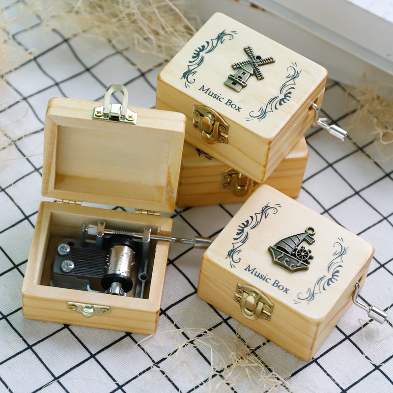 Wooden Hand Music Box Music Box Sky City Children&#039;s Birthday Gifts Girls Little Creative Gifts for Girlfriend