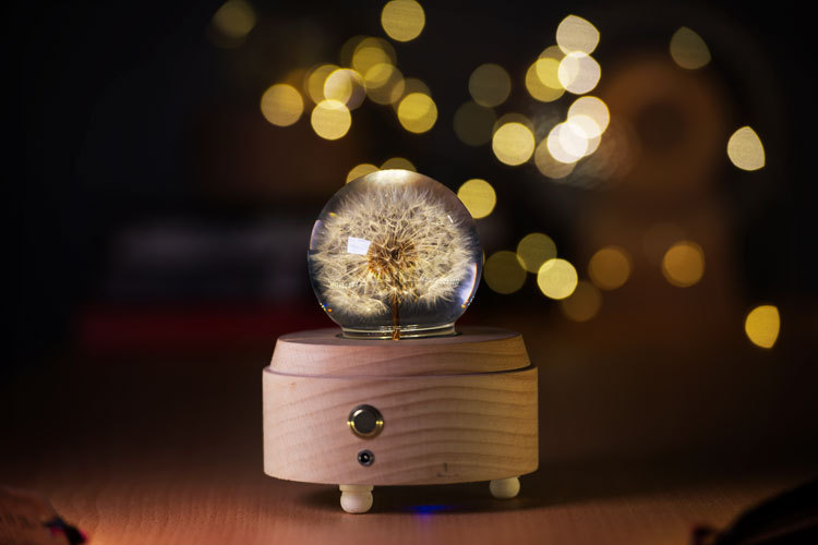 Carousel crystal ball music box INS imported beech crystal with light music box valentine's day gift