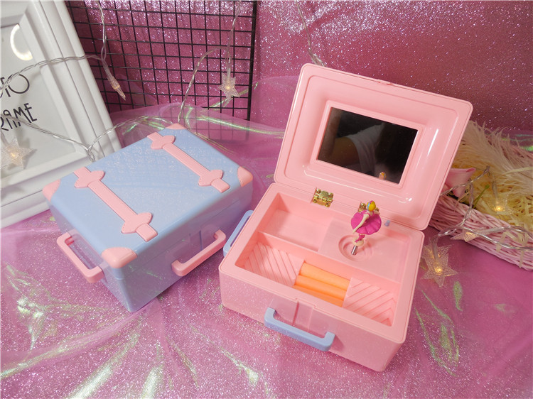 Retro girl heart birthday music box girls gift bestie girls children's suitcase music box Retro girl heart birthday music box girls gift bestie girls children's suitcase music box