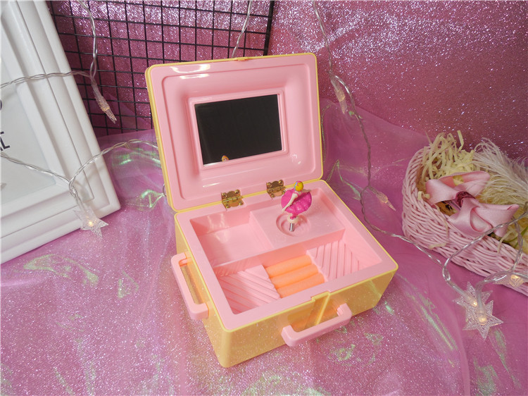 Retro girl heart birthday music box girls gift bestie girls children's suitcase music box Retro girl heart birthday music box girls gift bestie girls children's suitcase music box