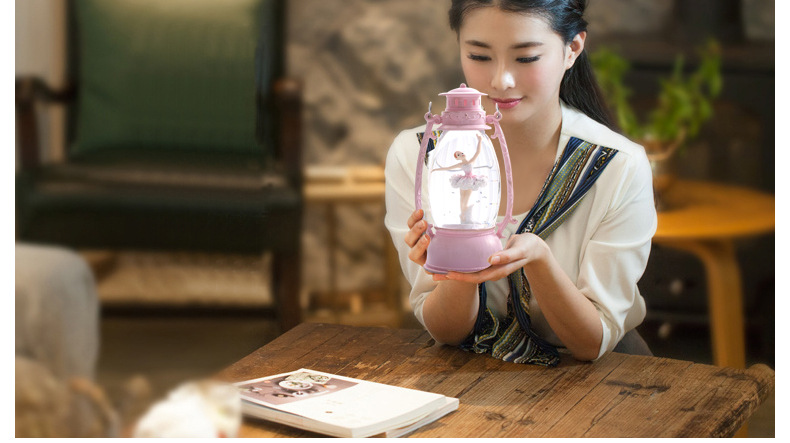 WJL-901A Oval Barn Lantern Led Night Light Crystal Storm Lantern Crystal Ball Music Box Xuyuan Crystal Storm Lantern