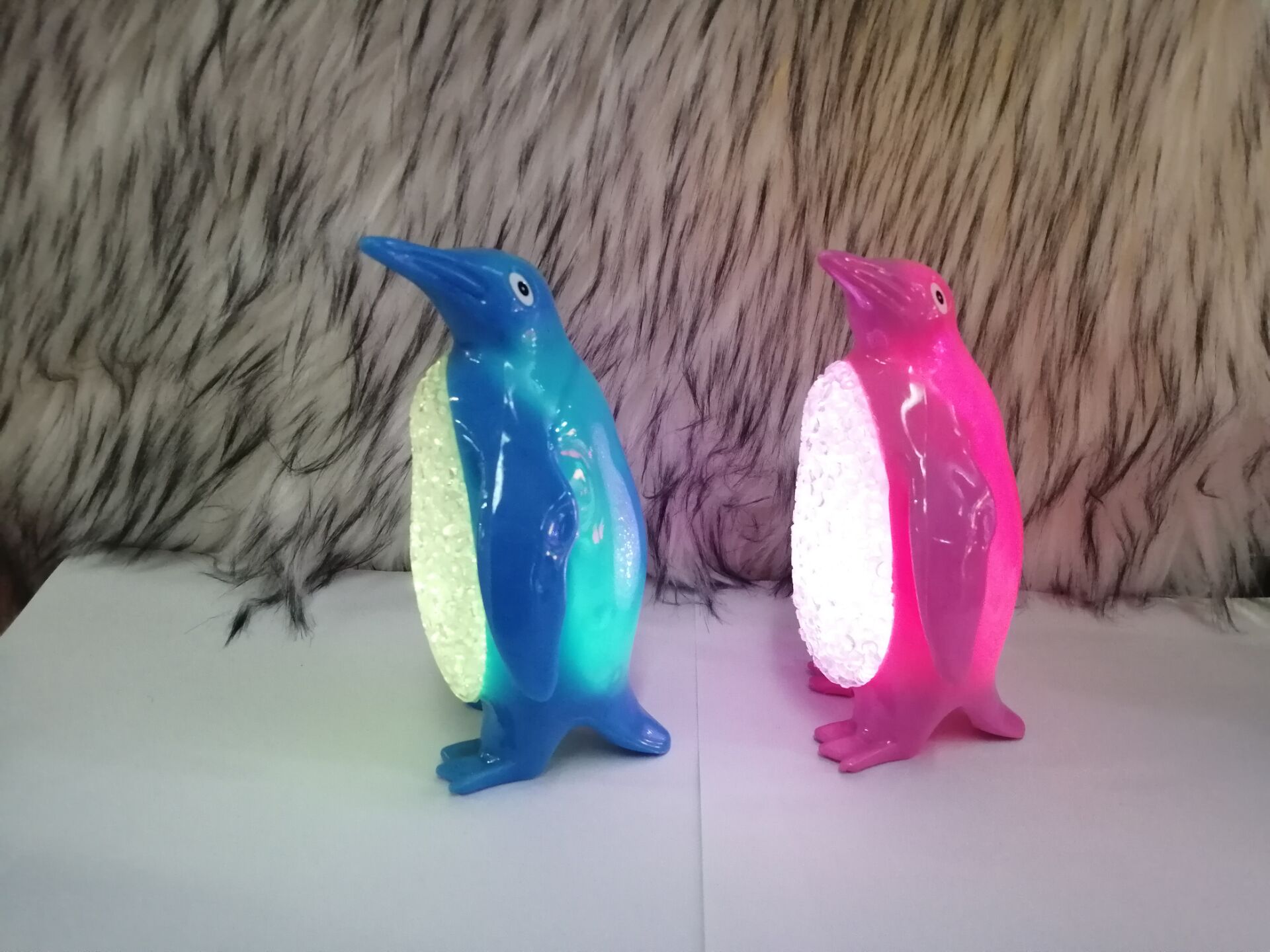 Penguin cartoon animal colorful crystal grain lamp LED rice grain lamp gift pendant creative gift