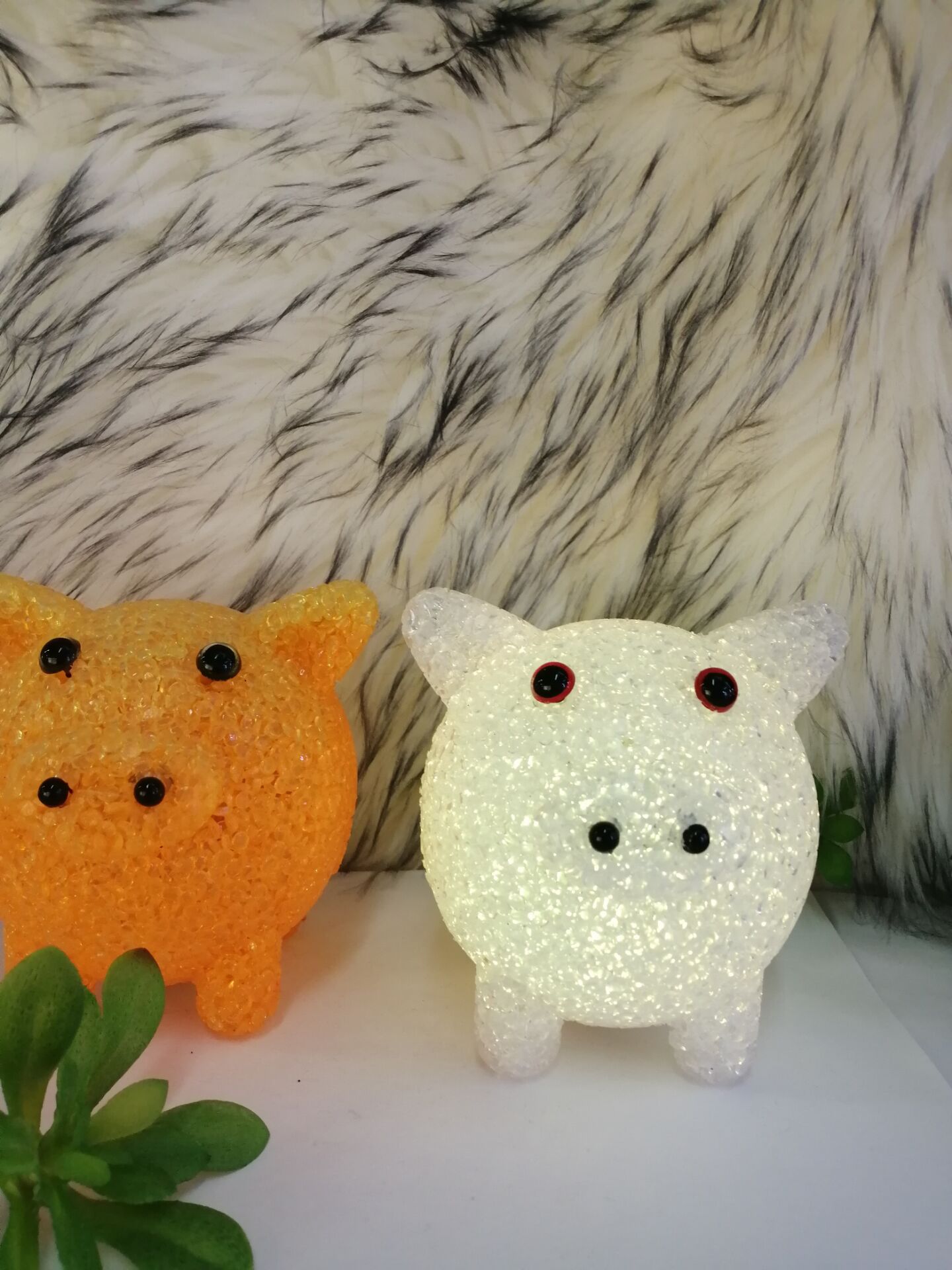 Fat pig cartoon animal colorful crystal grain lamp LED rice grain lamp gift pendant creative gift