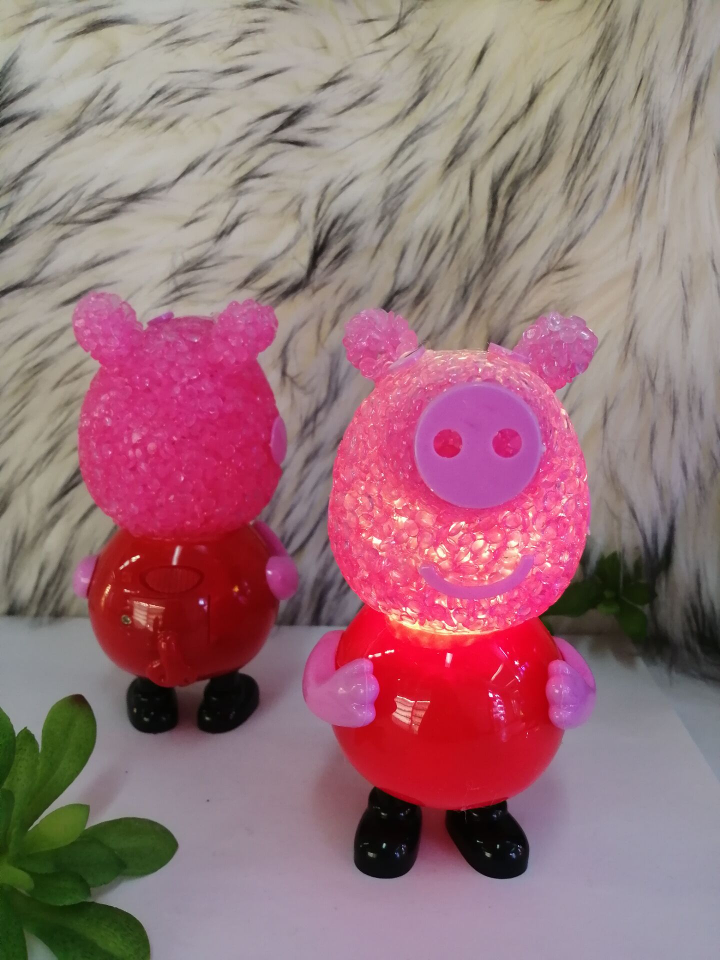 Pig little sister cartoon animal colorful crystal grain lamp LED rice grain lamp gift pendant creative gift