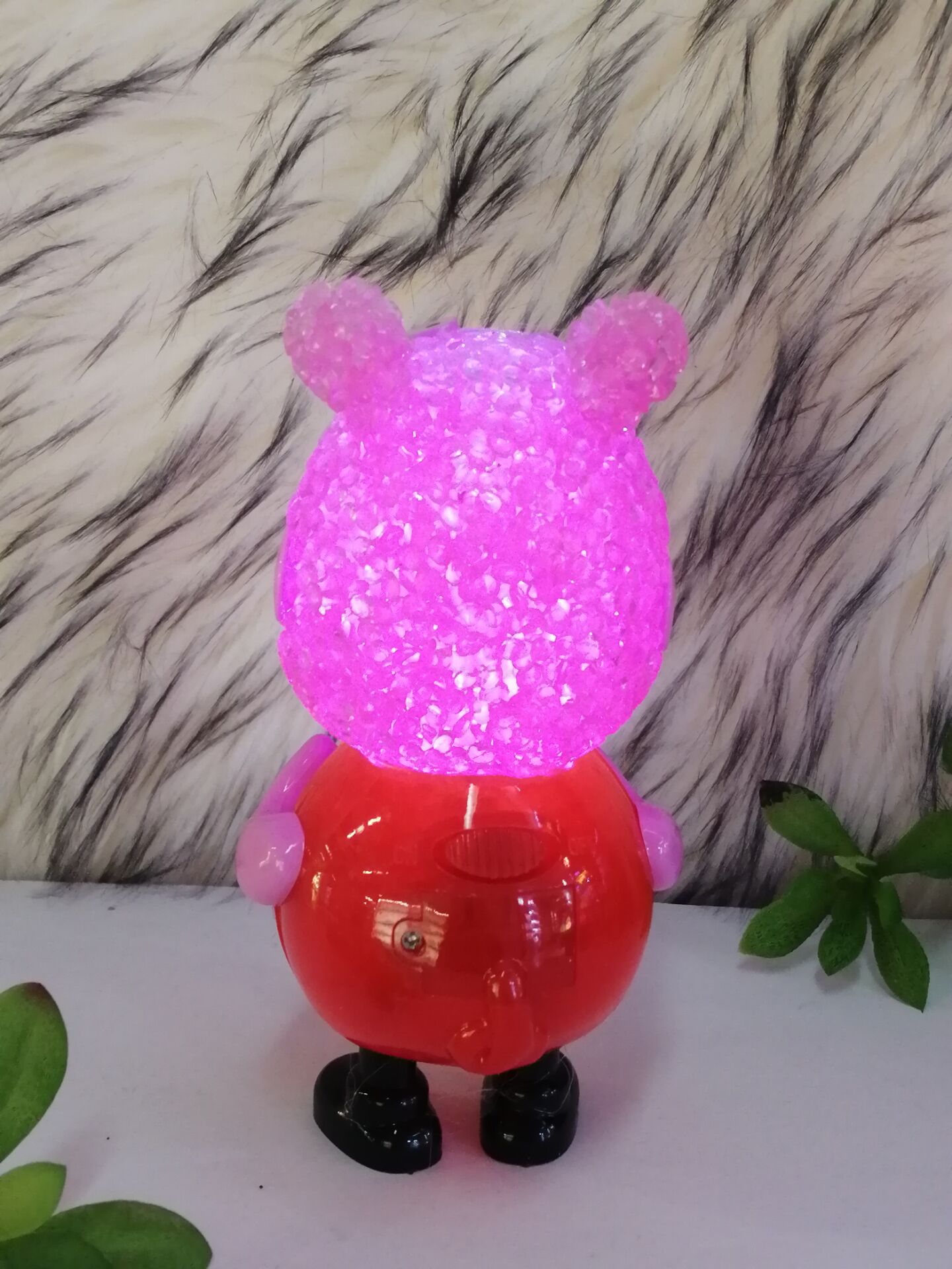 Pig little sister cartoon animal colorful crystal grain lamp LED rice grain lamp gift pendant creative gift Pig little sister cartoon animal colorful crystal grain lamp LED rice grain lamp gift pendant creative gift
