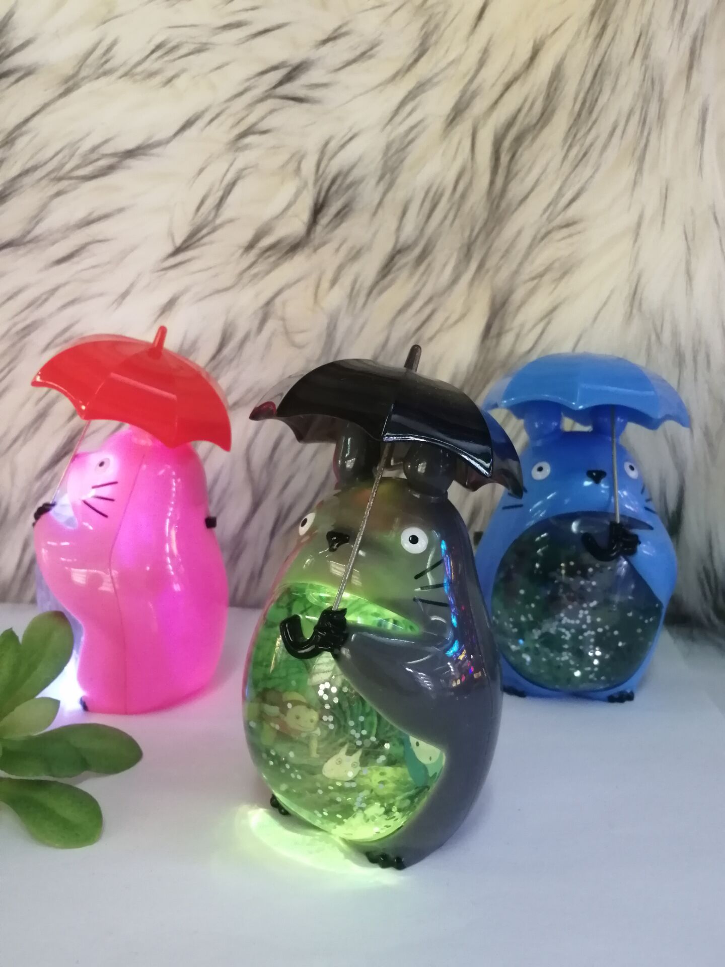 Totoro cartoon animal colorful crystal LED light with water night light gift pendant creative gift Totoro cartoon animal colorful crystal LED light with water night light gift pendant creative gift