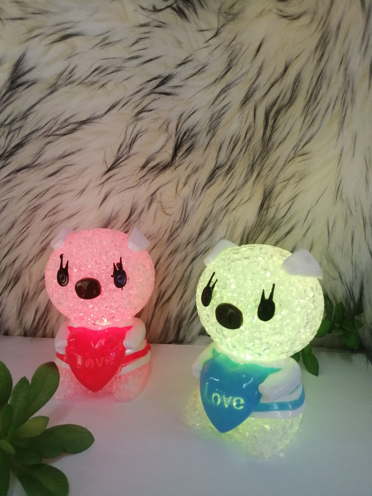 Caring pig cartoon animal colorful crystal grain lamp LED rice grain lamp gift pendant creative gift Caring pig cartoon animal colorful crystal grain lamp LED rice grain lamp gift pendant creative gift