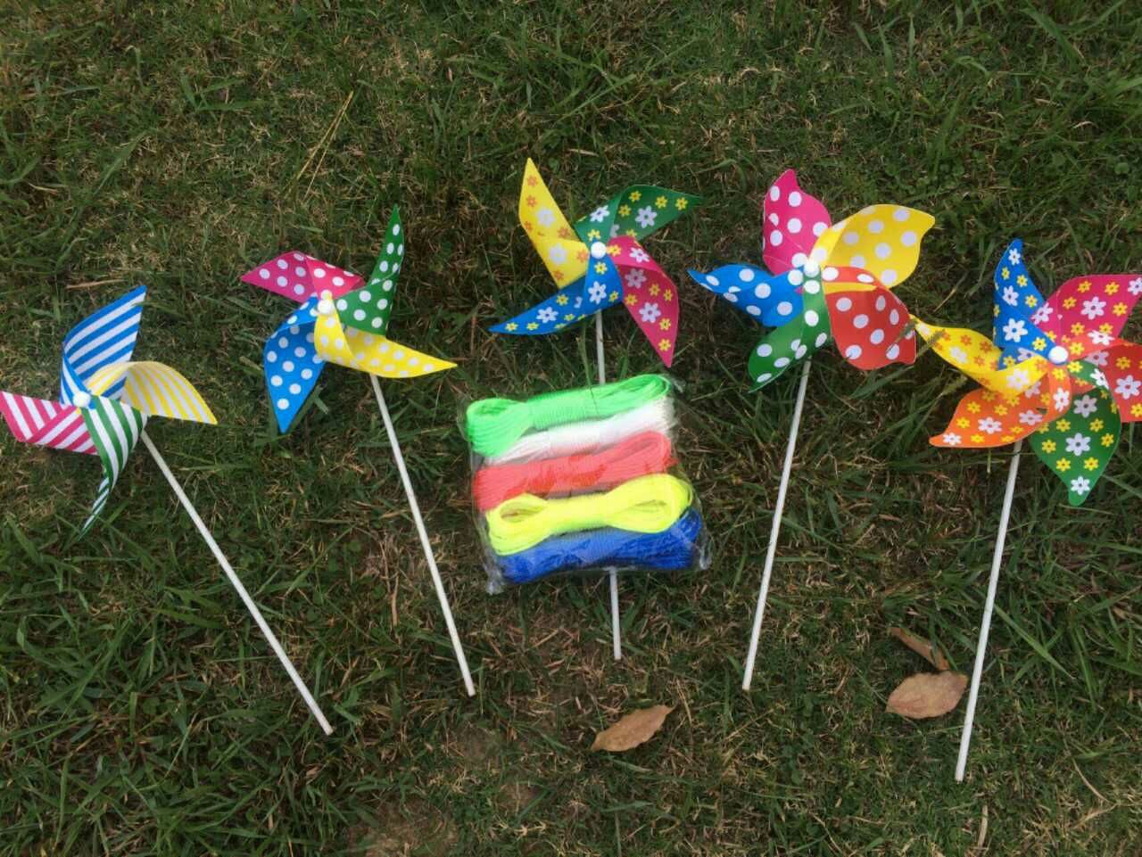 Toy Windmill Children's DIY Gift Advertising Printing Windmill Kindergarten Decorating Windmill Custom Outdoor Windmill Toy Windmill Children's DIY Gift Advertising Printing Windmill Kindergarten Decorating Windmill Custom Outdoor Windmill
