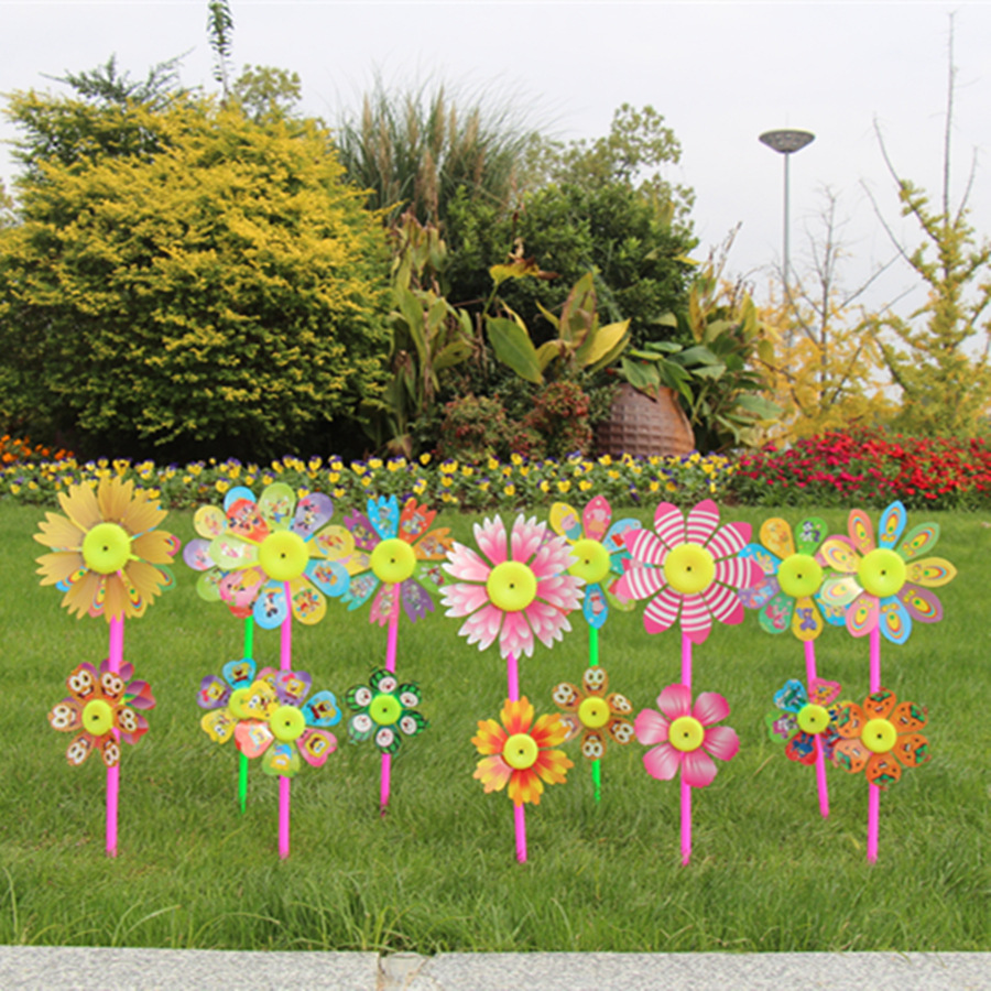 New Six Smiley Windmill Children&#039;s Creative Outdoor Traditional Nostalgic Cartoon Toy Windmill Stall Supply Wholesale