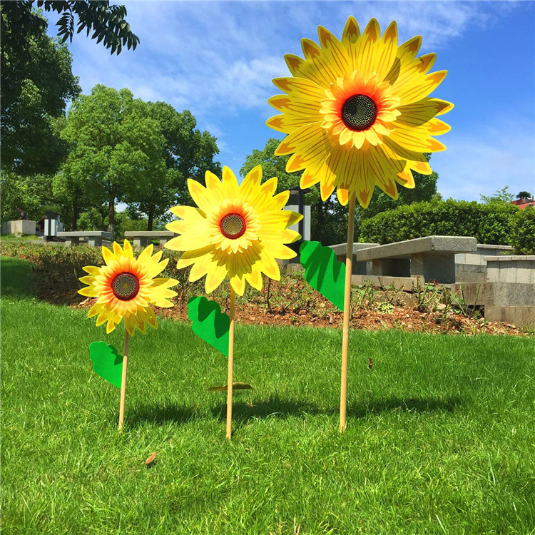 Wooden Pole Plug-in Sunflower Big Windmill Outdoor Decoration Scenic Spot Park Stall Hot Sale Advertising Real Estate Site Layout