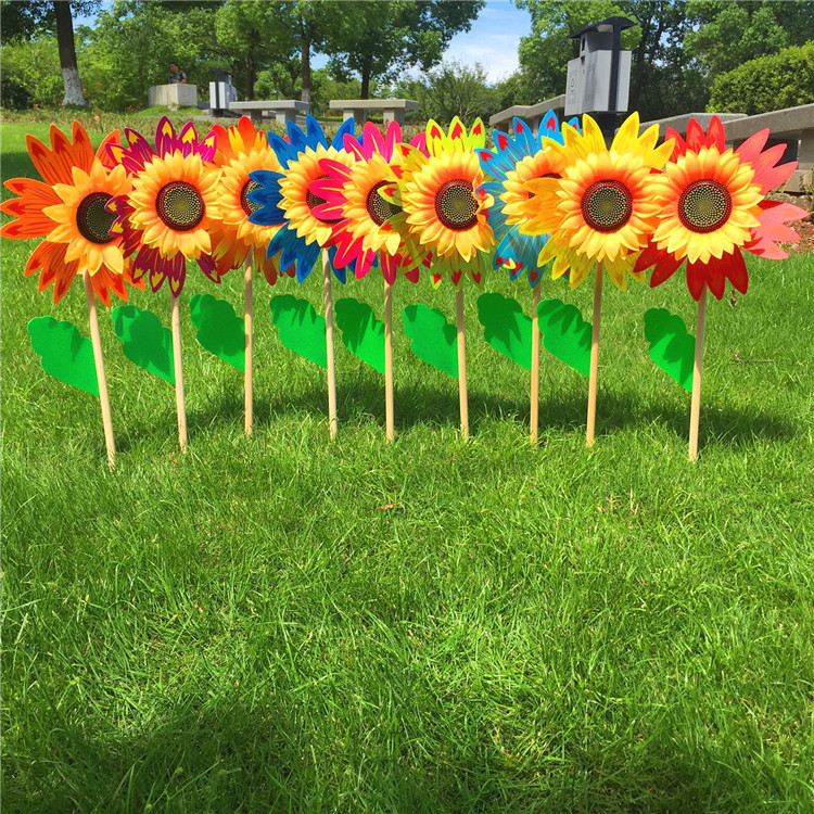 Wooden Pole Plug-in Sunflower Big Windmill Outdoor Decoration Scenic Spot Park Stall Hot Sale Advertising Real Estate Site Layout