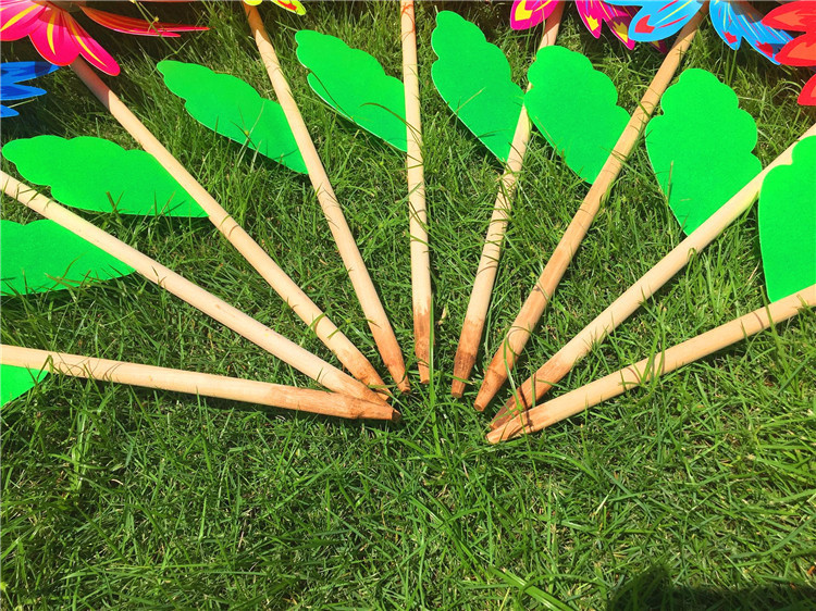 Wooden Pole Plug-in Sunflower Big Windmill Outdoor Decoration Scenic Spot Park Stall Hot Sale Advertising Real Estate Site Layout