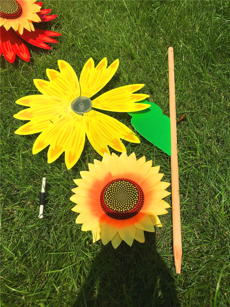 Wooden Pole Plug-in Sunflower Big Windmill Outdoor Decoration Scenic Spot Park Stall Hot Sale Advertising Real Estate Site Layout