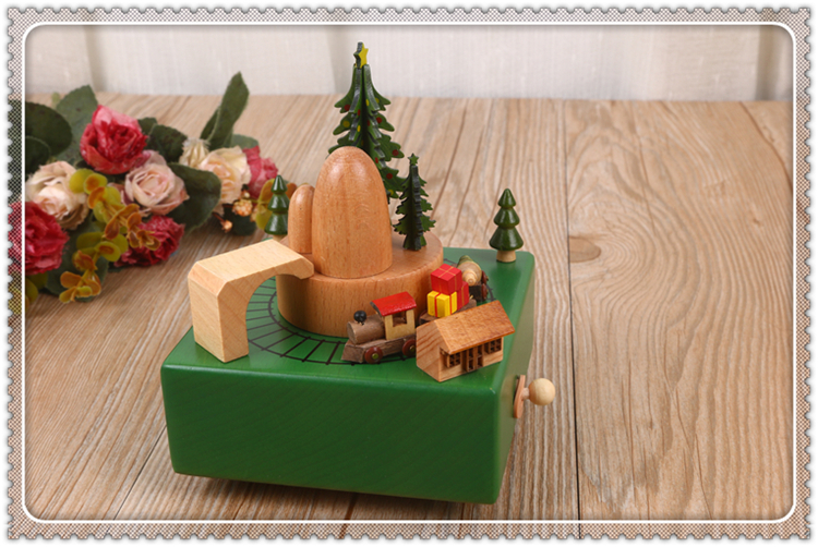 Creative birthday gift Christmas train box music box zhi lie trading co. LTD