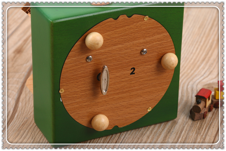 Creative birthday gift Christmas train box music box zhi lie trading co. LTD