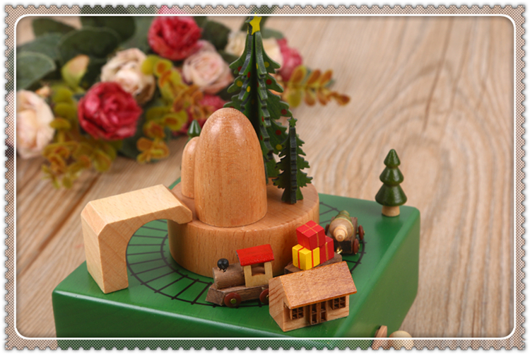 Creative birthday gift Christmas train box music box zhi lie trading co. LTD