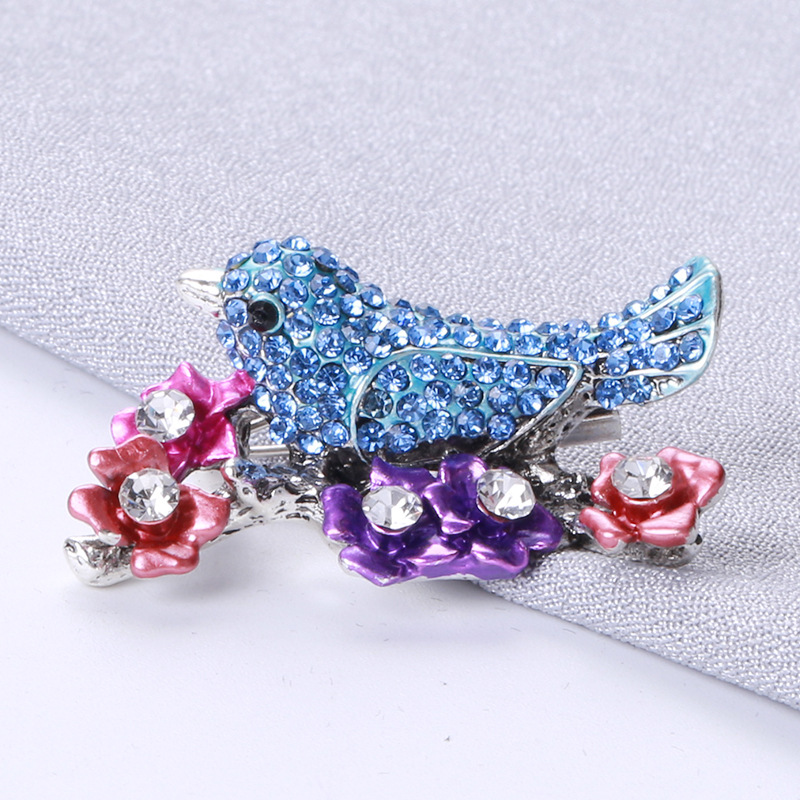 Factory Wholesale Europe and America Creative Animal Corsage Bird over Crystal Brooch Cross-Border Foreign Trade Clothing Accessories Pin Factory Wholesale Europe and America Creative Animal Corsage Bird over Crystal Brooch Cross-Border Foreign Trade Clothing Accessories Pin