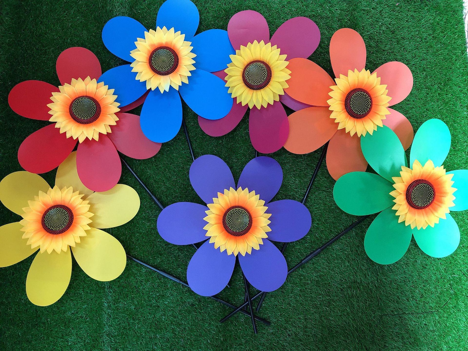 Pastoral Style Hand Windmill Pp Plastic round Leaf SUNFLOWER Park Kindergarten Display SUNFLOWER Windmill