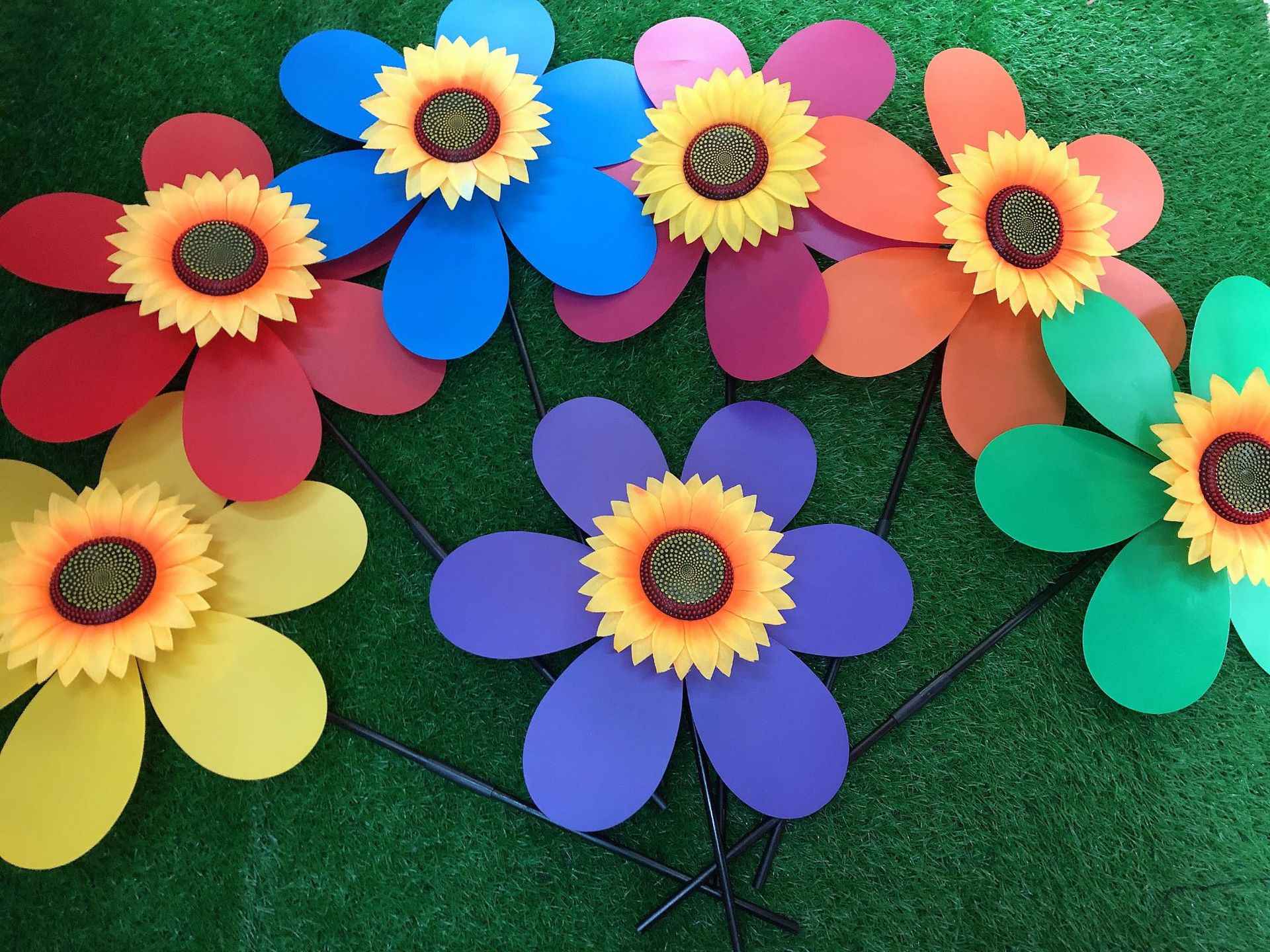 Pastoral Style Hand Windmill Pp Plastic round Leaf SUNFLOWER Park Kindergarten Display SUNFLOWER Windmill